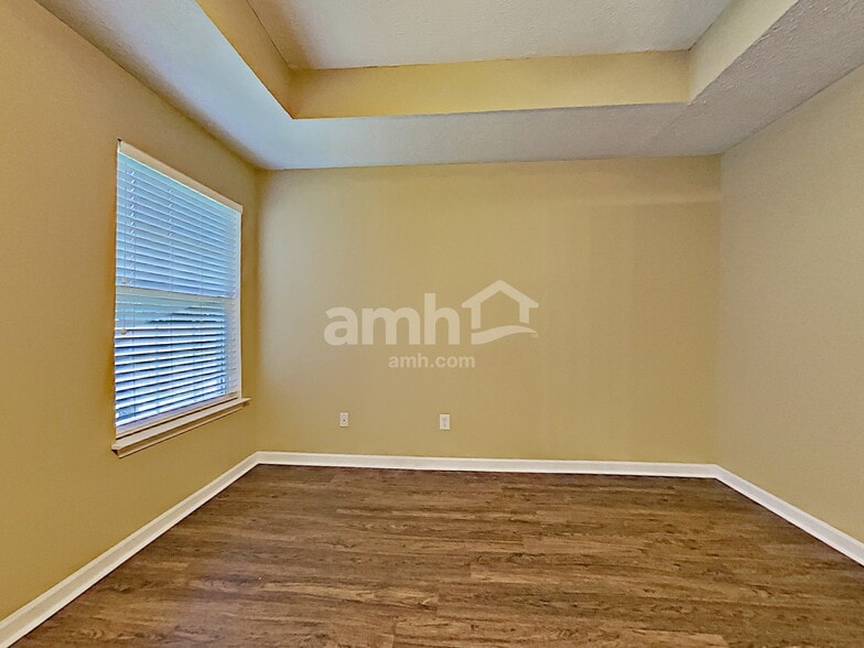 Building Photo - 1883 Portview Dr