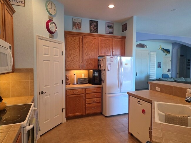 Building Photo - 2842 Fort Silver Dr
