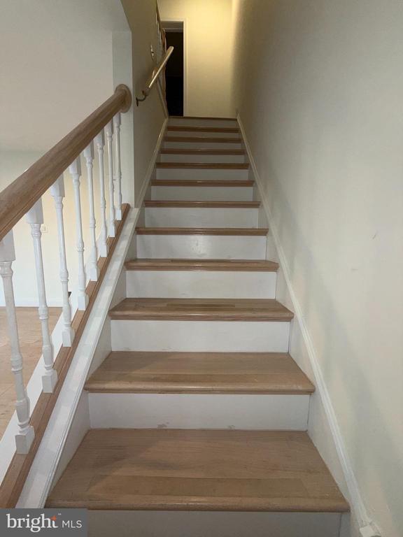 Building Photo - 5 Churchill Cir