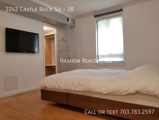 Building Photo - 2242 Castle Rock Square