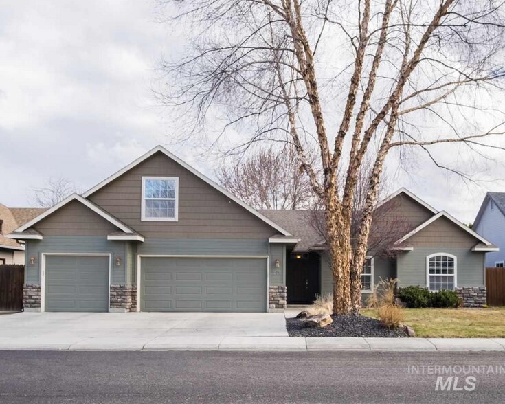 Building Photo - 218 S Parkinson Pl