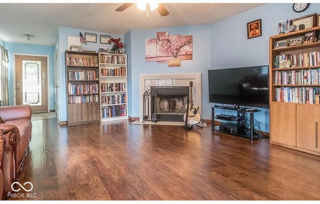 Building Photo - 113 Gazebo Dr