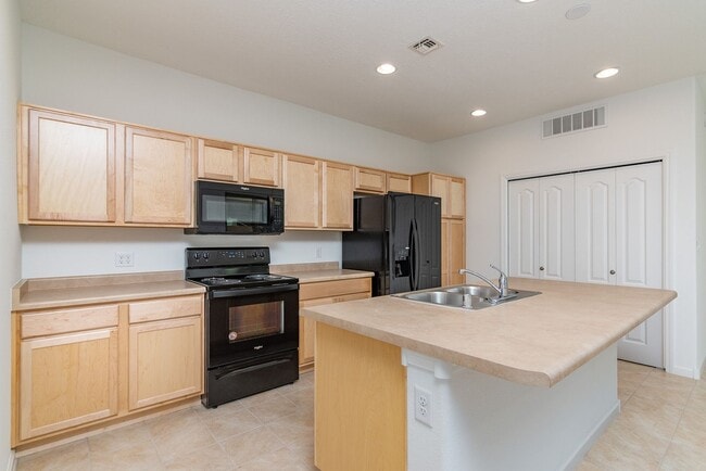 Building Photo - Brand New Pulte Townhouse Available Now