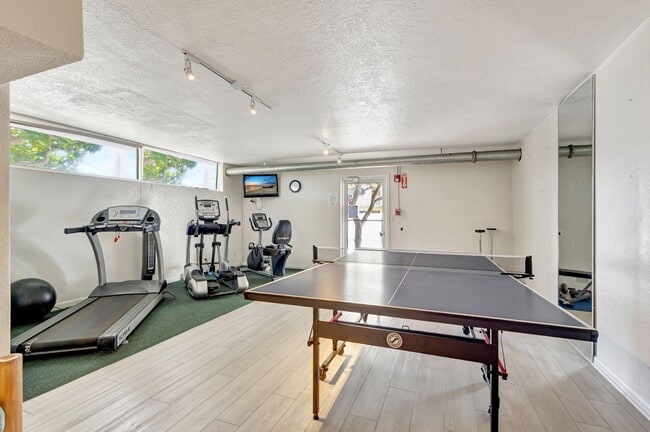 Building Photo - 3640 N Ocean Dr