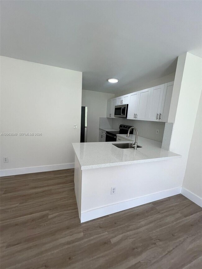 Building Photo - 2685 W 66th St