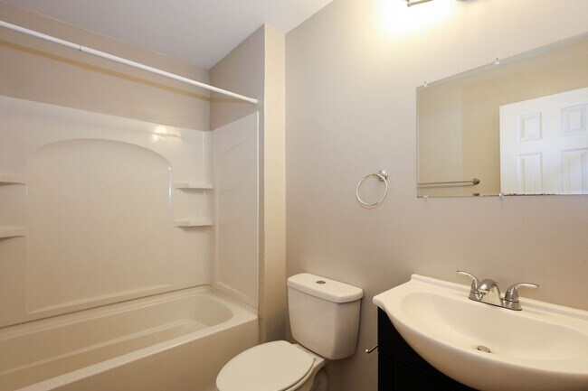 Building Photo - 2895 Haynes Club Cir SW