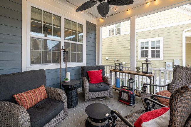 Screened in Porch - 681 Fielding Run Dr