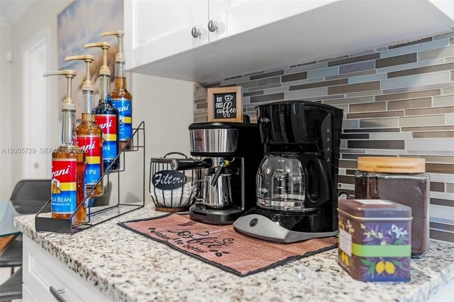 Building Photo - 1075 NE 12th Ave