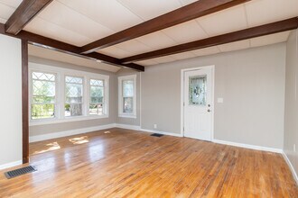 Building Photo - N. Park St