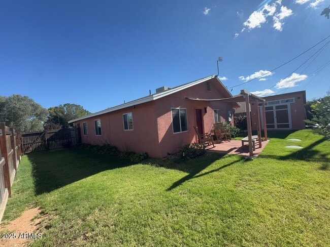 Building Photo - 10238 S Honeysuckle Dr