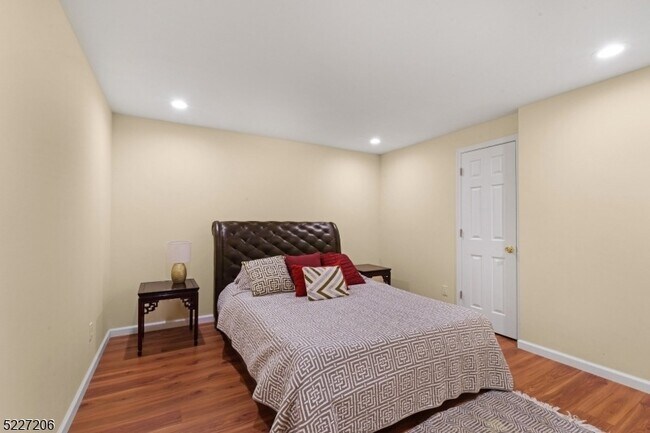 Building Photo - 70 Alvin Sloan Ave