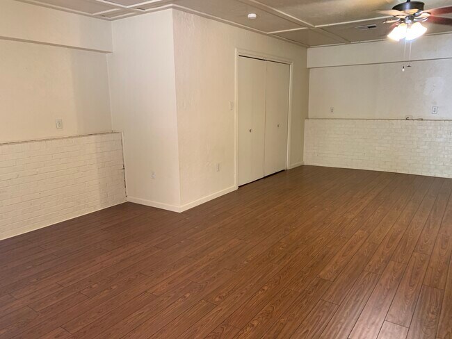 Building Photo - 603 NW Glendale Dr