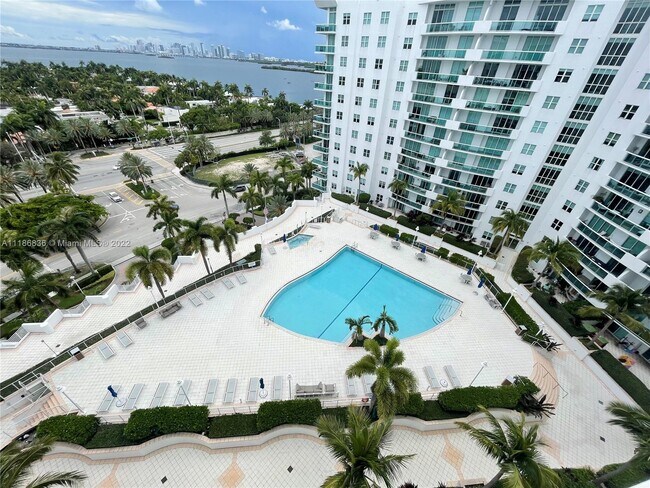 Building Photo - 7900 Harbor Island Dr