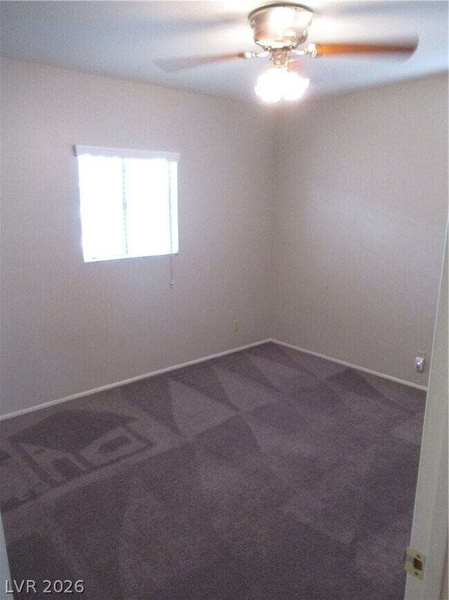 Building Photo - 107 E Pacific Ave