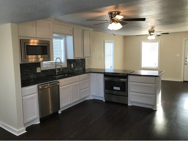 Building Photo - Lorena ISD, 2 bed/1 bath Charming Home
