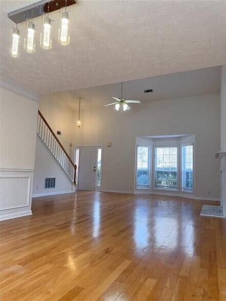 Building Photo - 5045 Saddle Bridge Ln