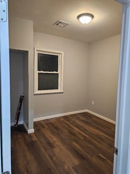 Building Photo - 711 N Ohio Ave