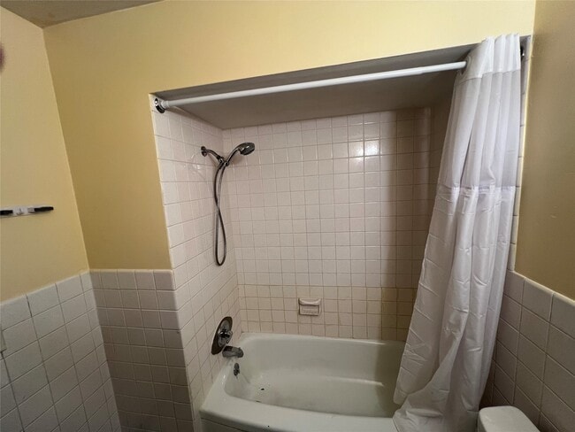 Building Photo - 134 W Main St