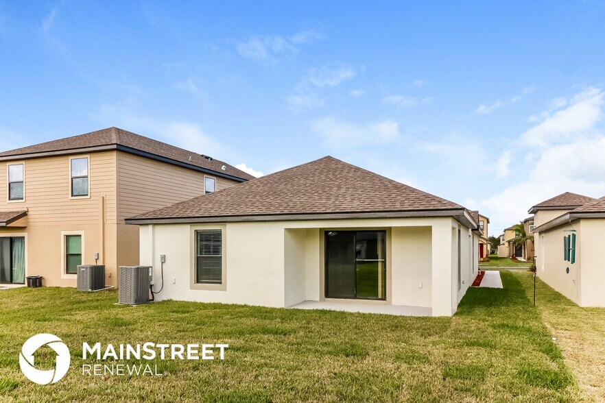 Building Photo - 2127 Peyto Wy