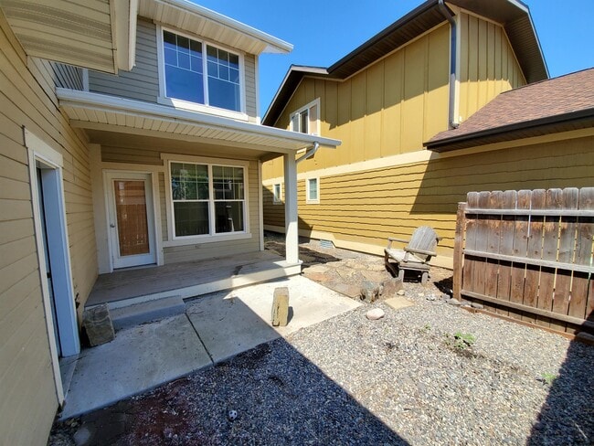 Building Photo - 3883 Bosal St