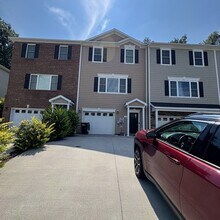 Building Photo - Townhouse for Rent in Spring Oaks!
