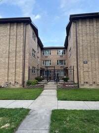 Building Photo - Modern Comfort in South Shore