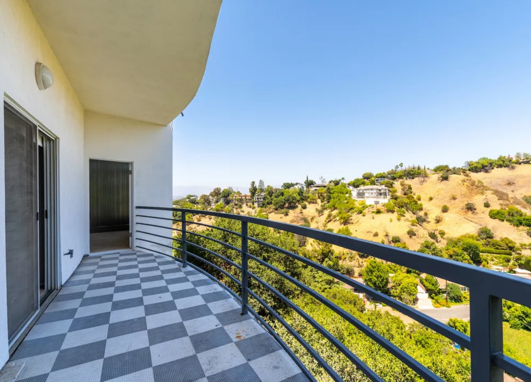 Building Photo - 3630 Avenida del Sol