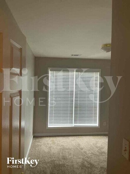 Building Photo - 3810 Riversong Dr NW