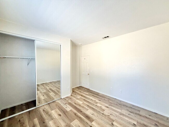 Building Photo - Spacious 5 Bedroom Redhawk Home with LARGE Loft & Backyard in Prime Location