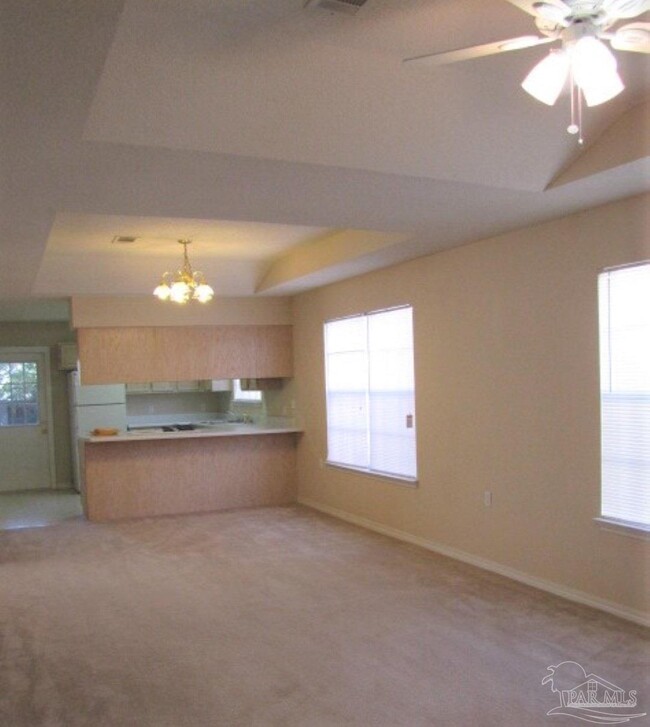 Building Photo - 116 Wildflower Ln