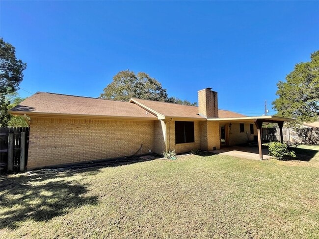 Building Photo - 706 Heritage Trail