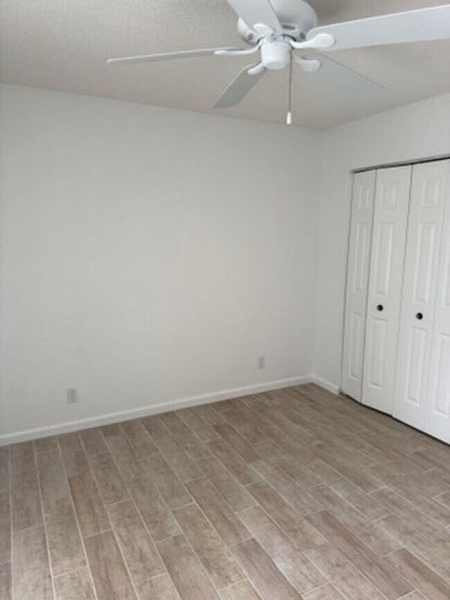 Building Photo - 106 Pepper Tree Cres