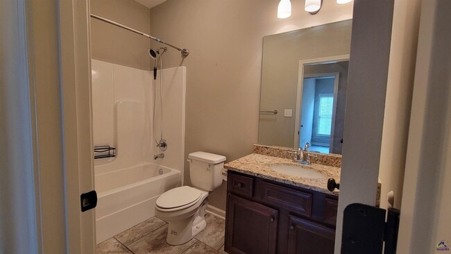 Building Photo - 106 Hay Bale Wy