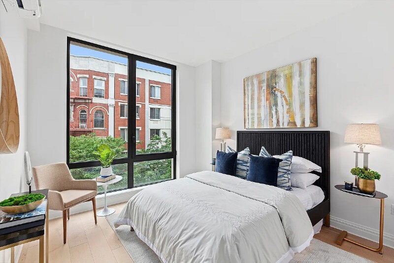 Building Photo - 127 W 112th St