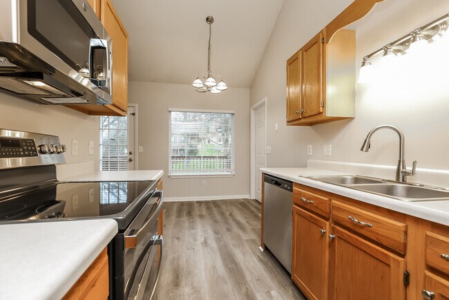 Building Photo - 230 High Chaperal Dr