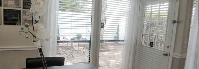 Building Photo - Beautiful  Furnished 1/1 condo x Rent  in Winter Park Next to Full Sail University !