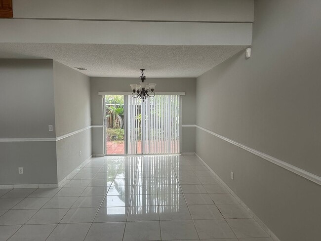 Building Photo - Single Family house in Silver Lakes - Pemb...