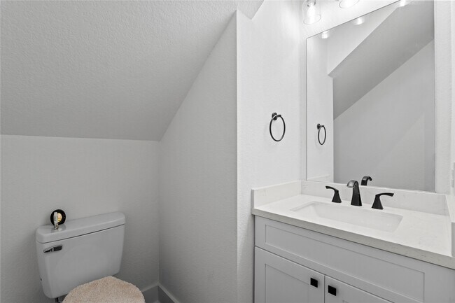 Building Photo - 1222 Mcneil St