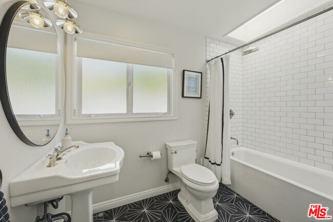 Building Photo - 26723 Latigo Shore Dr
