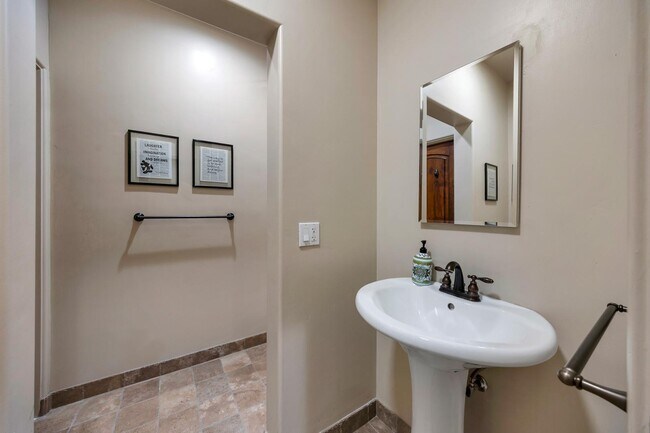 Building Photo - 14598 E Corrine Dr