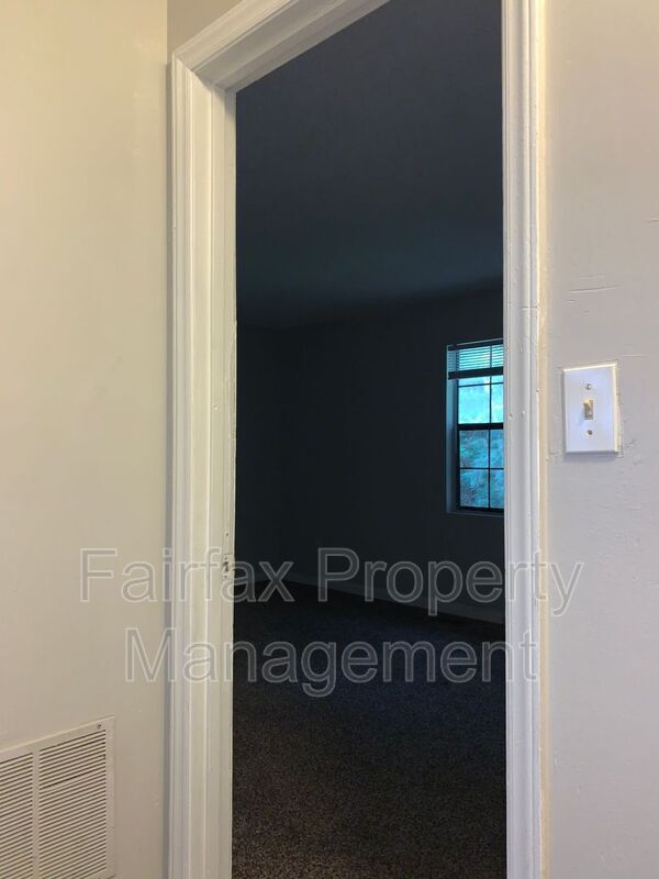 Building Photo - 1419 Cherrycrest Drive