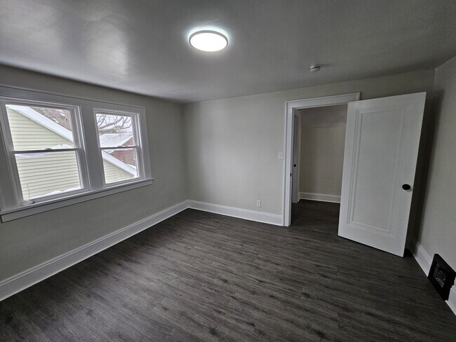 Building Photo - 9614 McCracken Rd