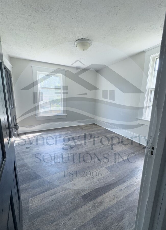 Building Photo - Madison Home on 1.35 Acres Available Now