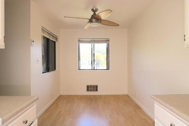 Building Photo - 2 bedroom in San Rafael CA 94901