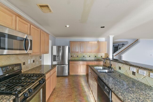 Building Photo - 15811 Vinemoss Ln