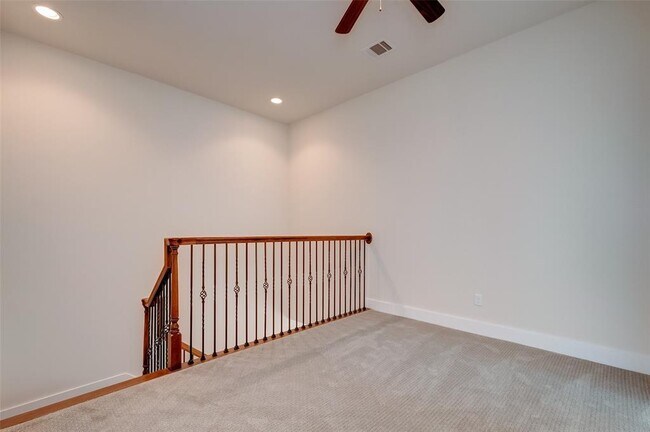 Building Photo - 1844 Parana Dr