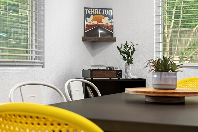 Building Photo - 5105 Galen Ct