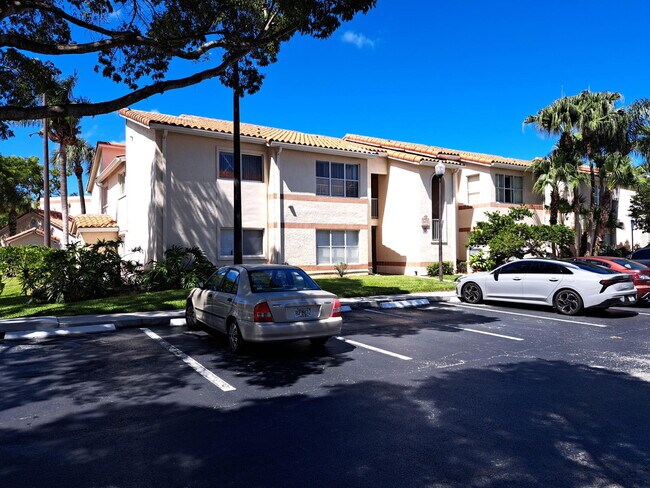 Building Photo - 3470 Pinewalk Dr N