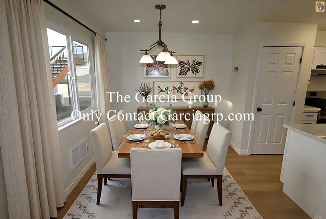 Building Photo - 1488 NE Paropa Ct