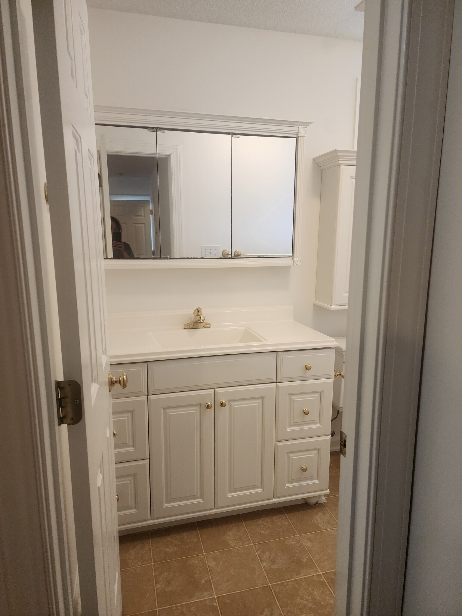Master Bathroom - 837 Shackleton Rd